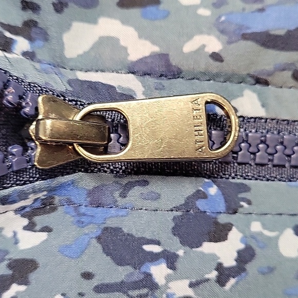 Women’s Athleta Brooklyn Bomber Jacket II blue camo - Picture 6 of 7